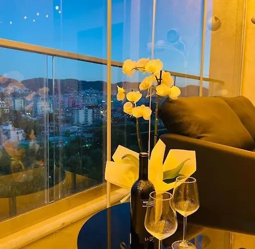 アパート Wings ティラナ